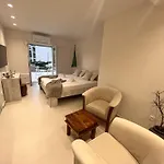 Sea Floor Apartment *