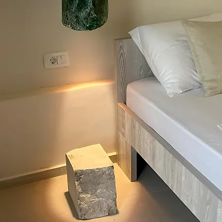 Apartment Ocean Floor *