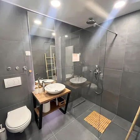 Ocean Floor Apartment