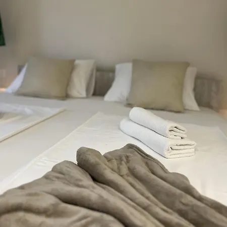 Apartment Ocean Floor *